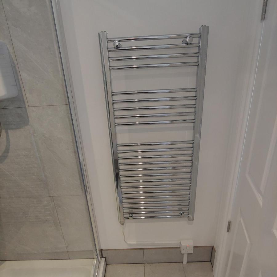 Self Contained, Double Bed Studio, Private Kitchen, Private Bath, Walking Distance To Harry Potter Watford (Hertfordshire) Exterior foto