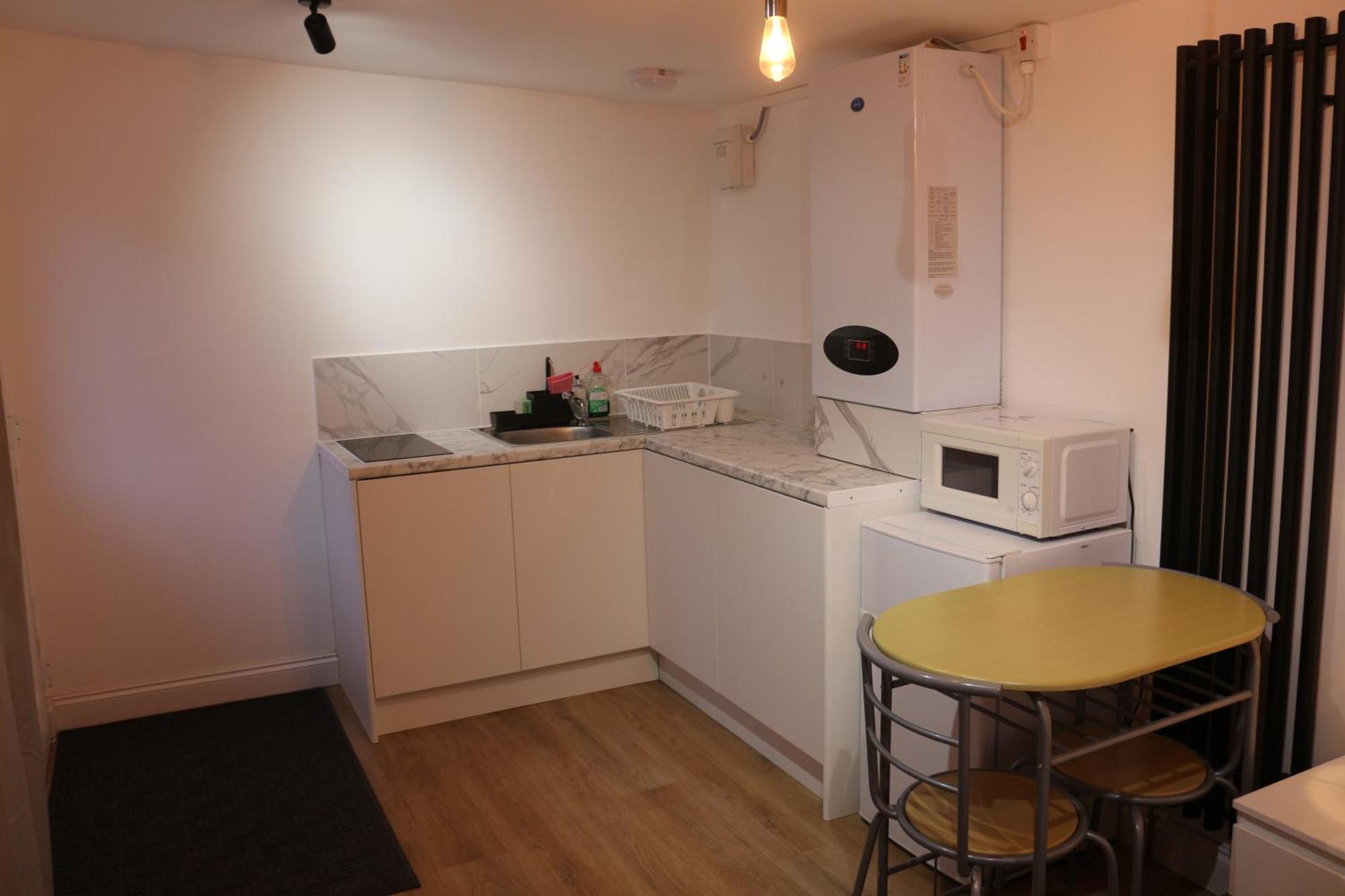 Self Contained, Double Bed Studio, Private Kitchen, Private Bath, Walking Distance To Harry Potter Watford (Hertfordshire) Exterior foto